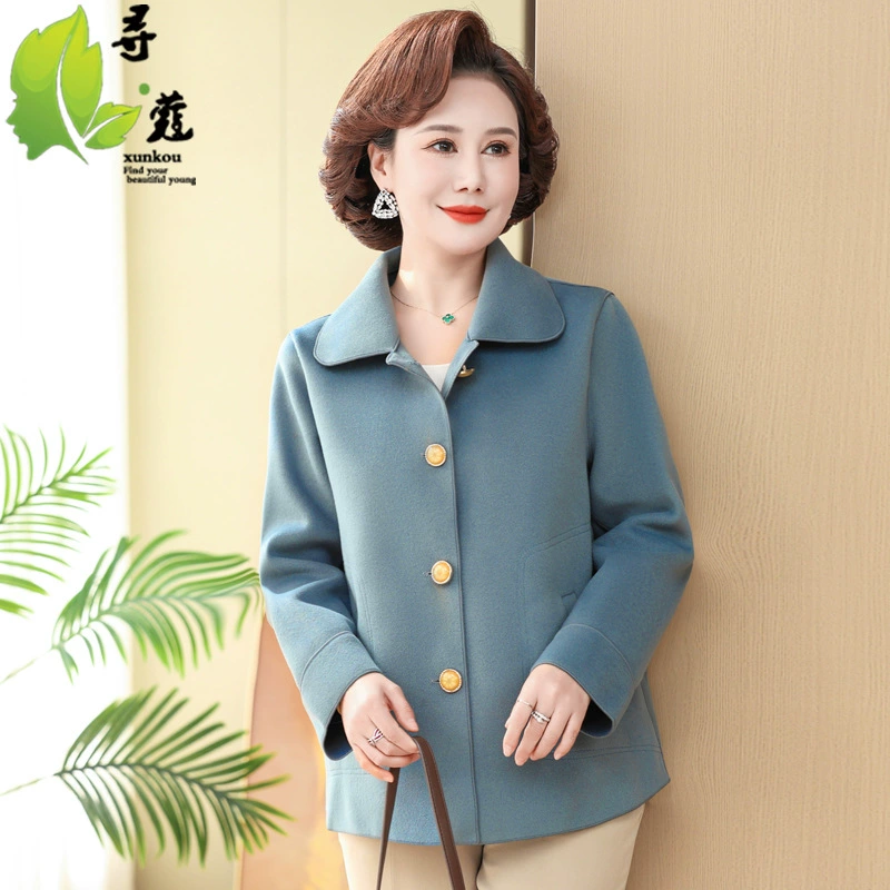 Средние и пожилые мамы в весенне-осеннем пальто 40-60 лет