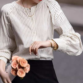 2024年清冷韩风秋轻呼吸云朵棉条纹衬衫舒适遮肉好搭衬衣女装上衣