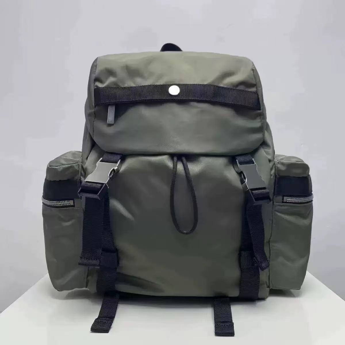 Army green / 14L