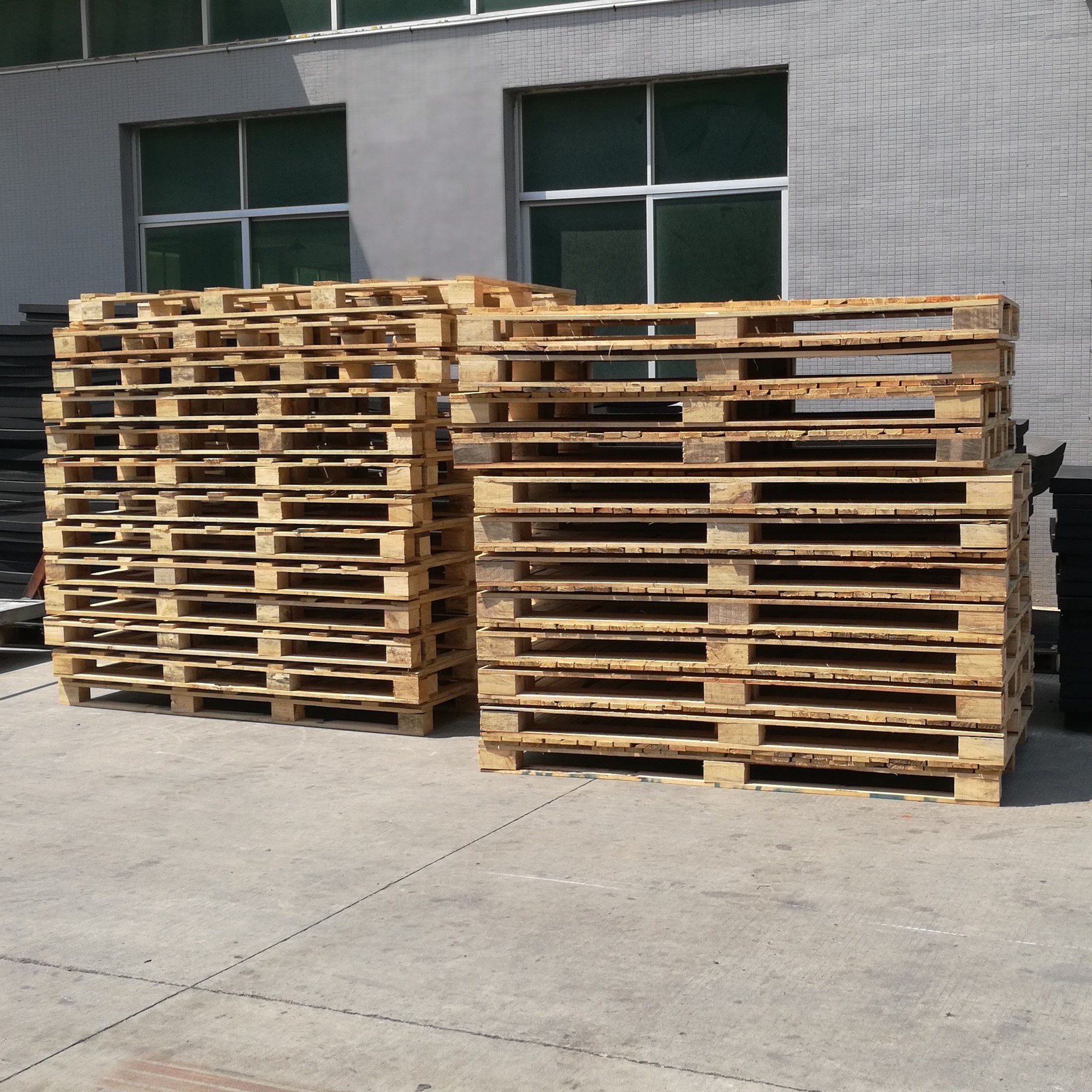 木托盘卡板栈板 出口熏蒸热处理 EPE缓冲栈板成洲工业区