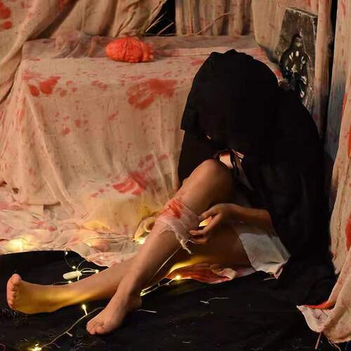 Halloween costume props, bloody bandages, haunted house, escape room decoration, zombie wound bandaging.