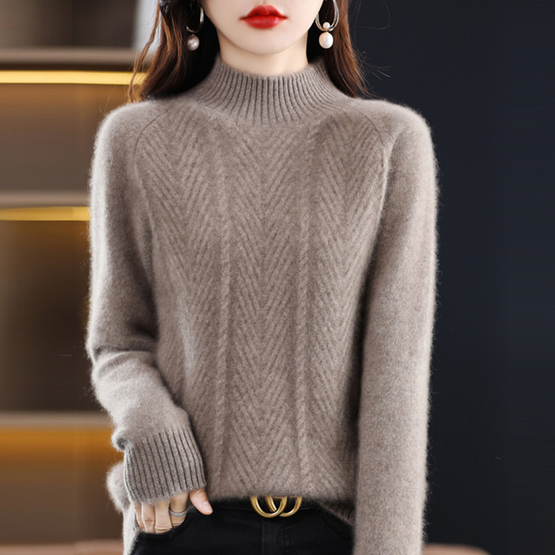 Ropa de otoño e invierno 2024 nuevo popular de este año popular hermoso medio cuello alto grueso suéter de las mujeres camisa de fondo de estilo occidental