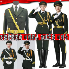 高校の小学校の国旗の護衛隊の国旗掲揚手の服装の男女の国旗班の儀礼隊の太鼓のバンドの礼賓服