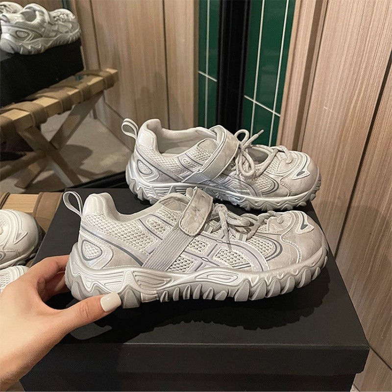 Zapatos de verano delgados sandalias 2026 primavera y verano nuevas funciones antideslizantes de suela gruesa moda cool zapatos deportivos casuales