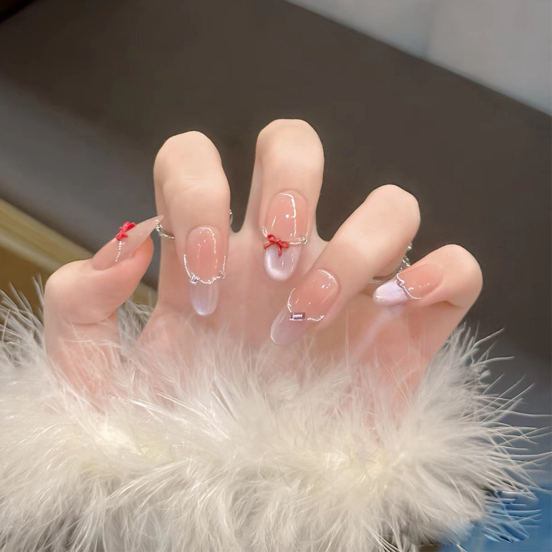 Insは甲甲片猫眼高級感を身に着けています。|undefined