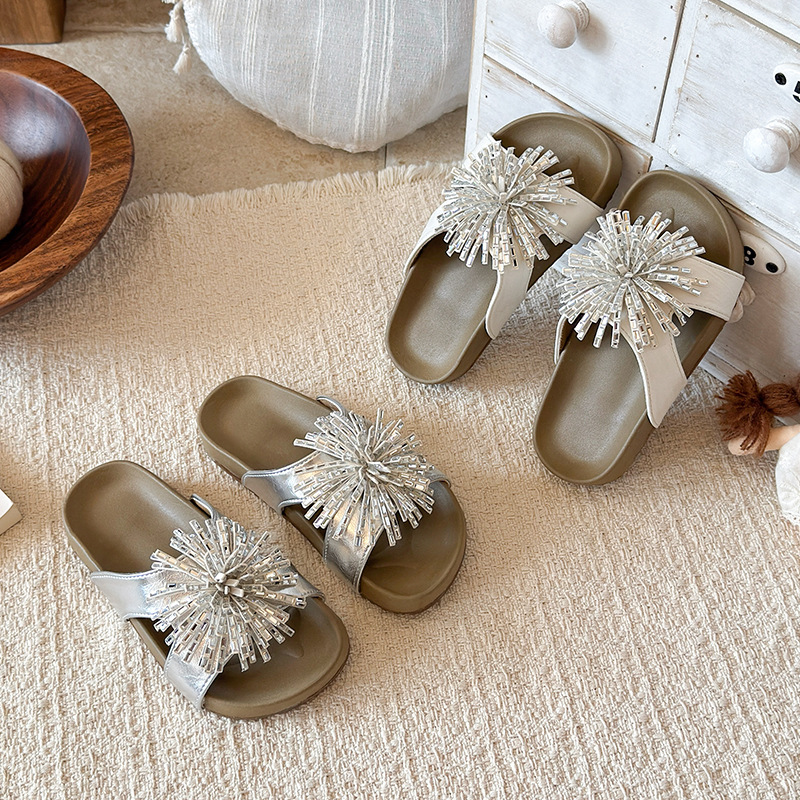 Zapatos de playa de moda de niñas versátiles 2026 verano nuevos zapatos de boccan huecos para niños zapatos de princesa