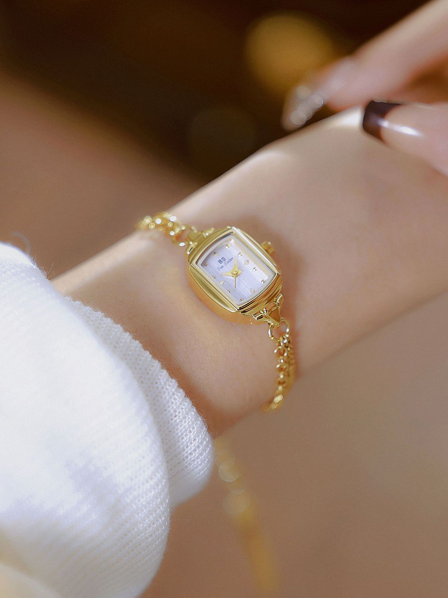 30g Weight Tempered Glass Mirror Material Alloy Strap Material Watch Classification Pointer Display Type Jewelry Buckle Buckle Style Square Dial Shape Casual, Daily Occasion Quartz Movement Solid Color Pattern Women's Gender Elegant Style Elegant Solid Color Jewelry Buckle Quartz Watch Women's Watches 10
