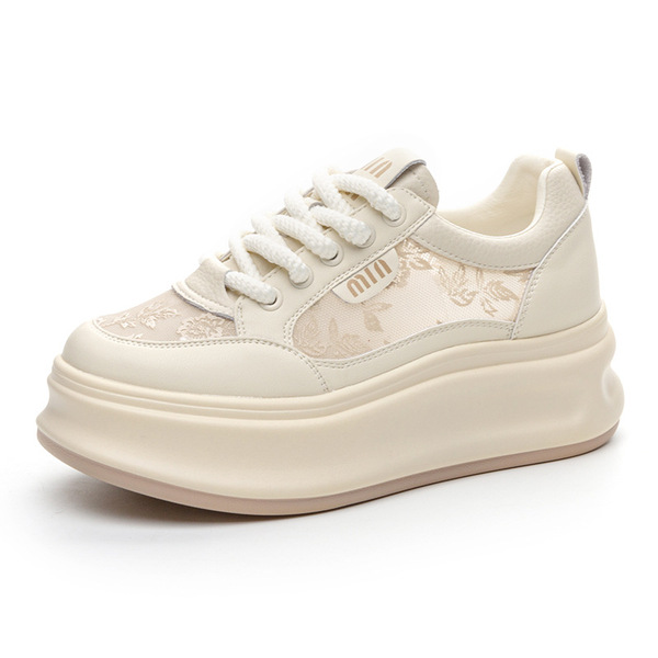 Fashionable mesh breathable sports sneakers for leisure