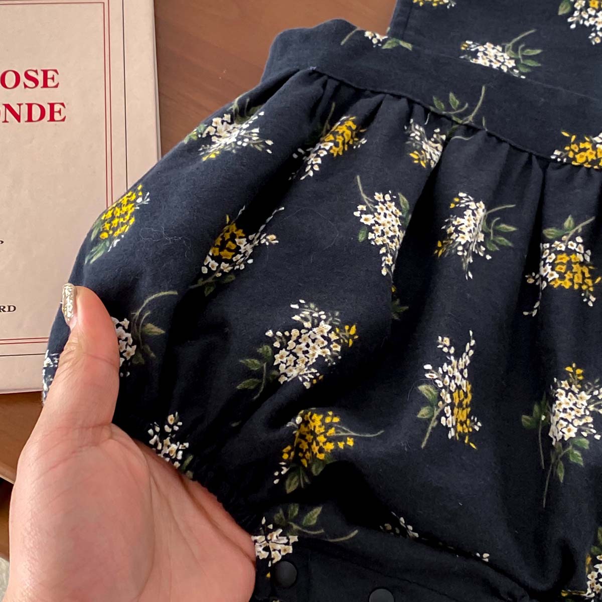 Bebé ropa de primavera pequeña Correa floral mono bebé niña de estilo coreano de manga larga de dos piezas vaina ropa de recién nacido