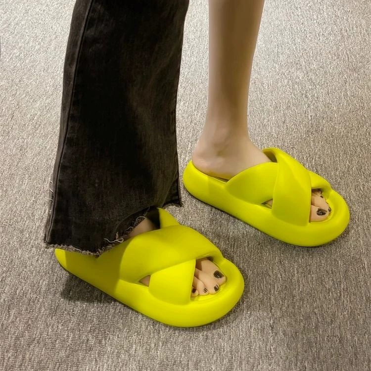 Толстый топает на фекалии ~ Высокая ценность женской моды носить не вонючие ноги Летние новые холодные тапочки