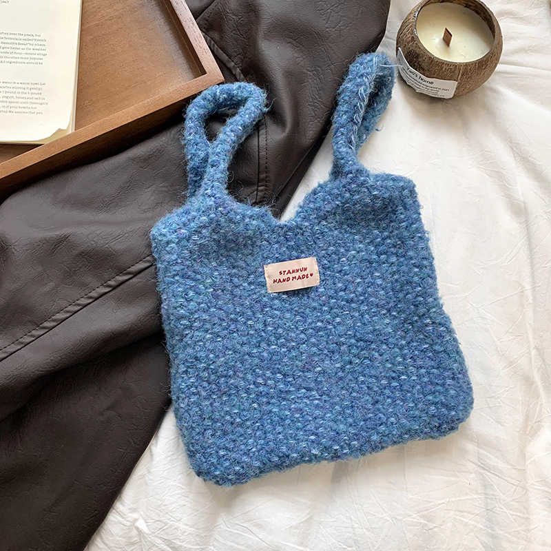 Bolso cuadrado pequeño bolso de mujer 2025 otoño e invierno nuevo estilo de alta gama bolso de mano de punto de felpa cerosa suave bolso de hombro