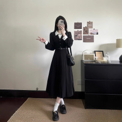 黒い偽の2つのワンピースの子供の春秋高級感の気質は腰のスカートの太っているmmの通勤の小さい香風の長いスカートの女性を絞めます。
