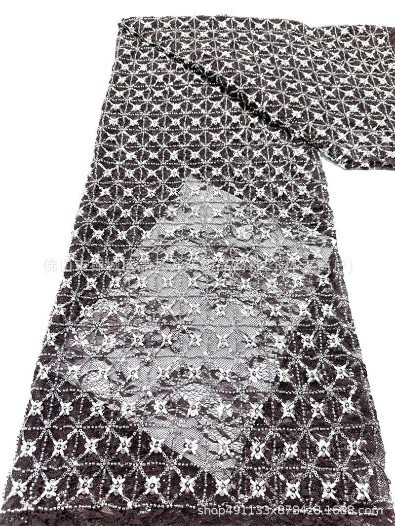 Blanco pesado clavos de cuentas sequinilla tela de encaje cuadrilátero cosido a mano perla sequinilla vestido tela