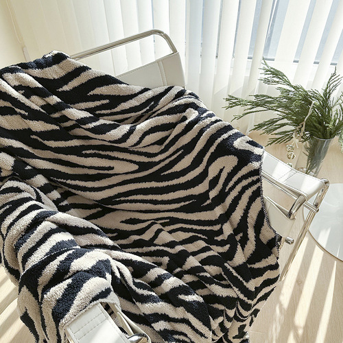 Zebra pattern sofa knitted throw blanket half-edge velvet lunch break blanket bed decorative bedside towel soft velvet blanket