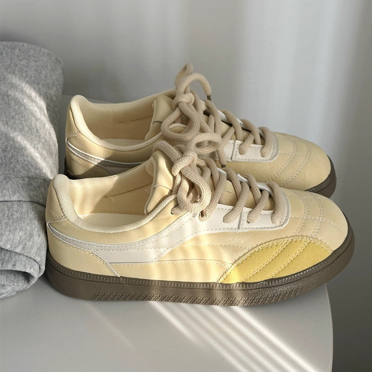 Zapatos de entrenamiento de primavera y otoño de 2025 nuevos zapatos de mujer, nicho de estilo crema, zapatos de skate casuales de mujer