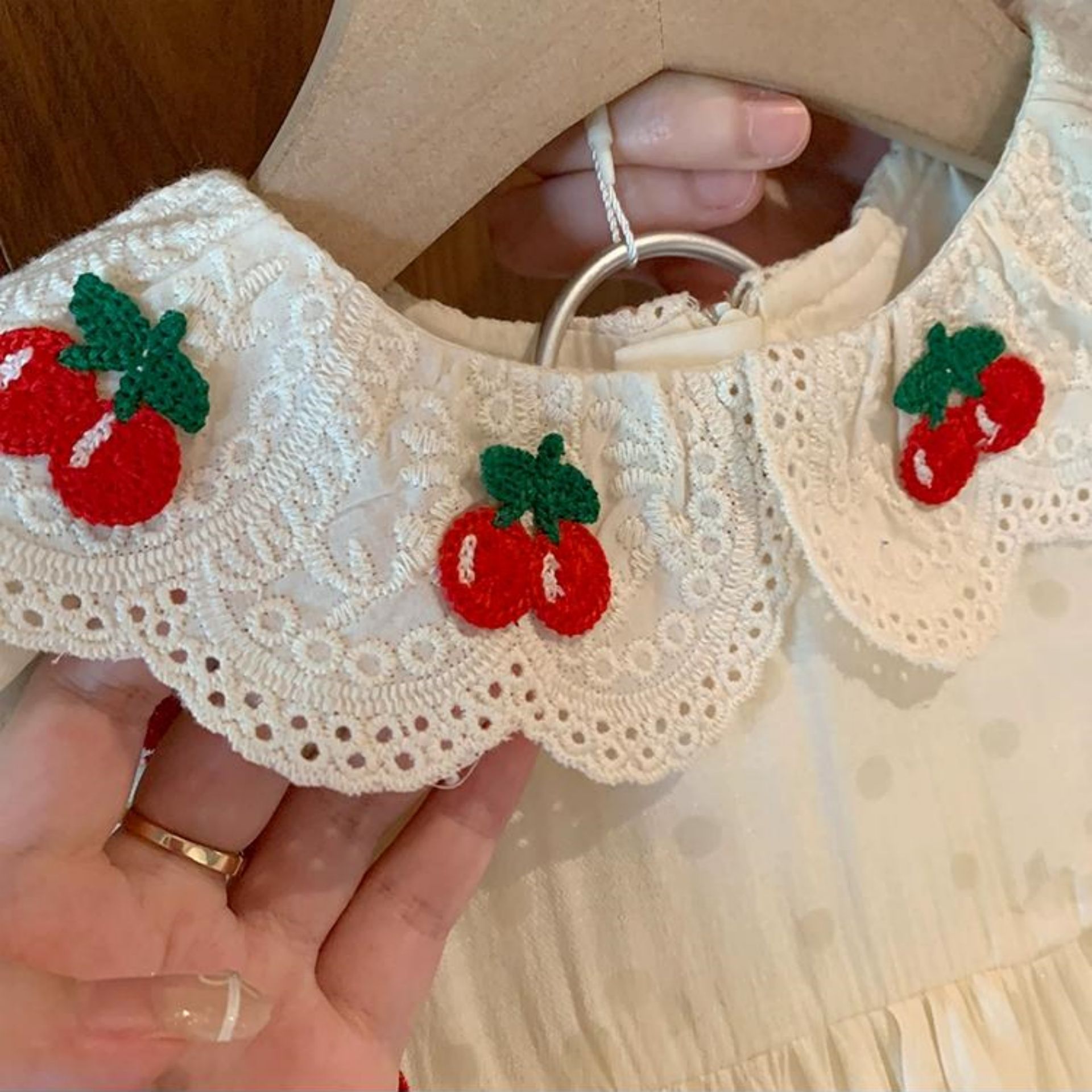 Vestido dulce de siete niñas con limón salado, nuevo estilo de verano, niña pequeña y mediana, falda de cereza fresca de estilo occidental