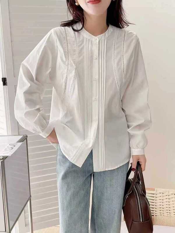 日本の森の女性の純色のレースの透かし彫りは女性のカーディガンの長袖のシャツをつづり合わせて卸売りします。|undefined