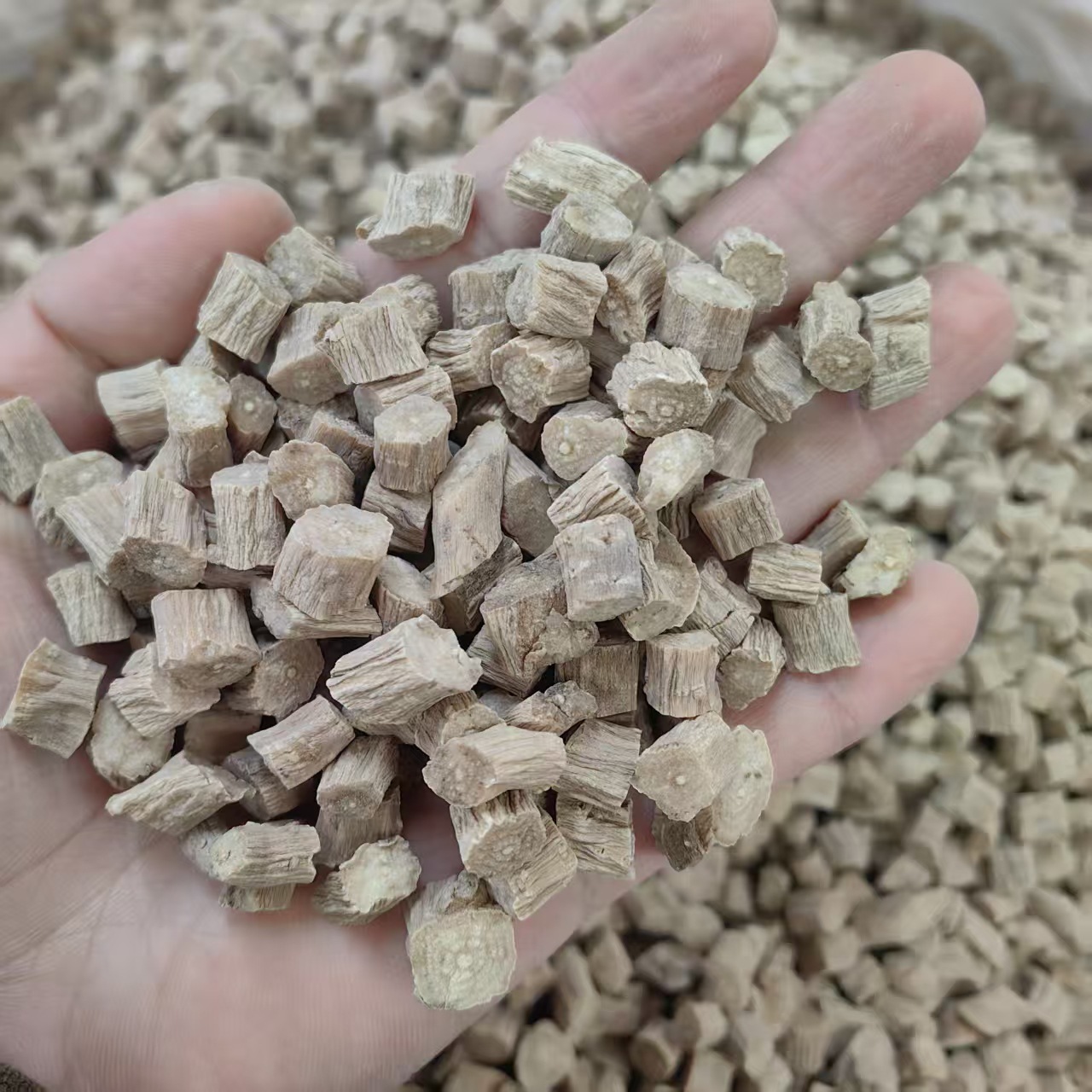 Huai Niu Xi Achyranthes Root Powder 500g Henan Dried Herb for Decoction and Culinary Use key features
