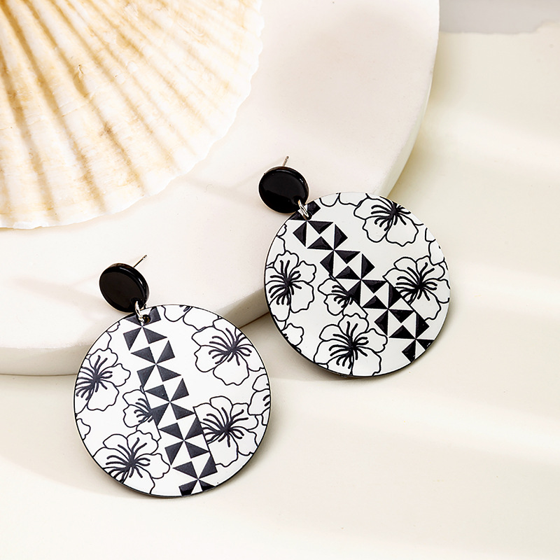 Frigid Geometric Round Hollow Ethnic Fashion Hip-hop Earrings Women display picture 3