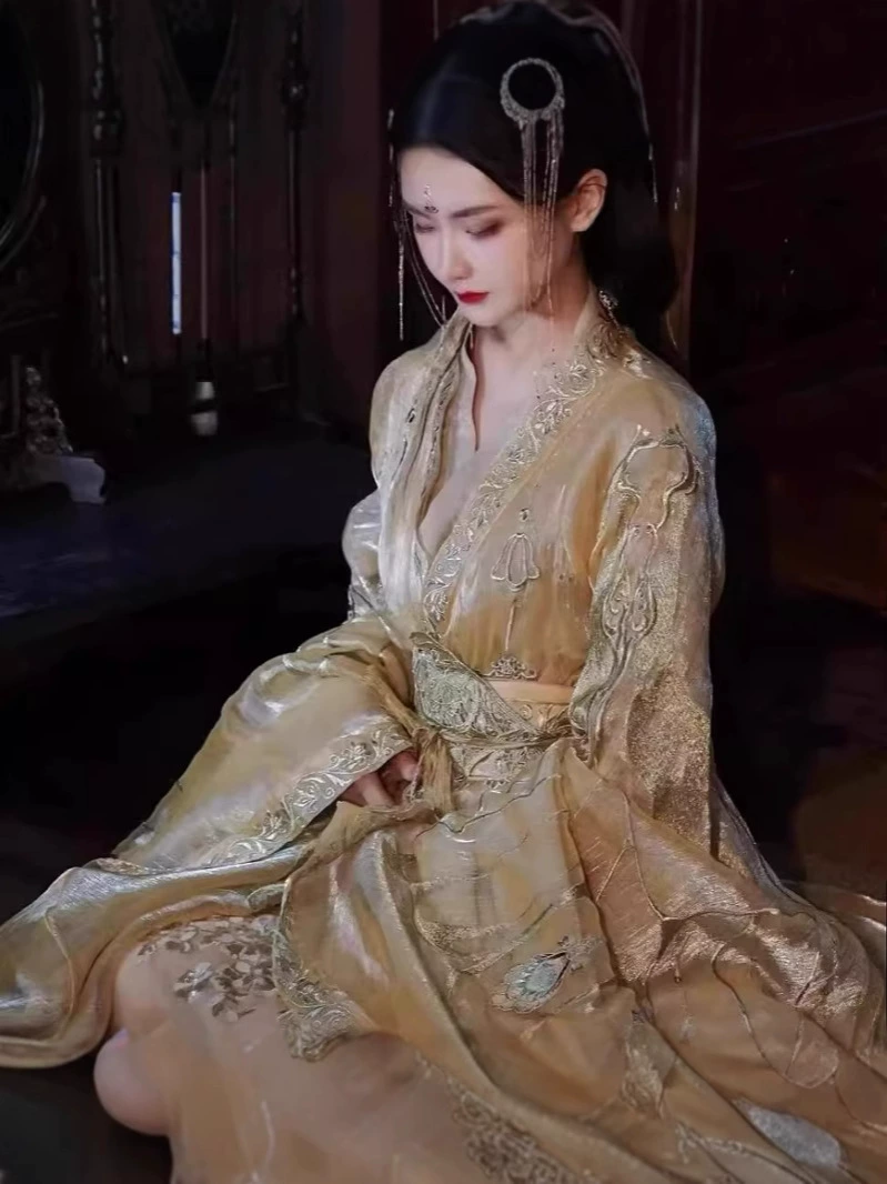 Женский садовый туник Hanfu «Мечта династий Цин и Хань» с прямым подолом, в стиле Вэй и Цзинь, с изысканной вышивкой золотыми широкими рукавами.