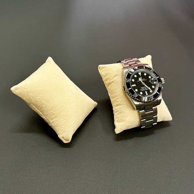 Nuevo bolso de almohada de reloj de franela en forma de M, pulsera de reloj, almacenamiento de joyas, soporte de exhibición fijo, accesorios de caja de reloj image 21