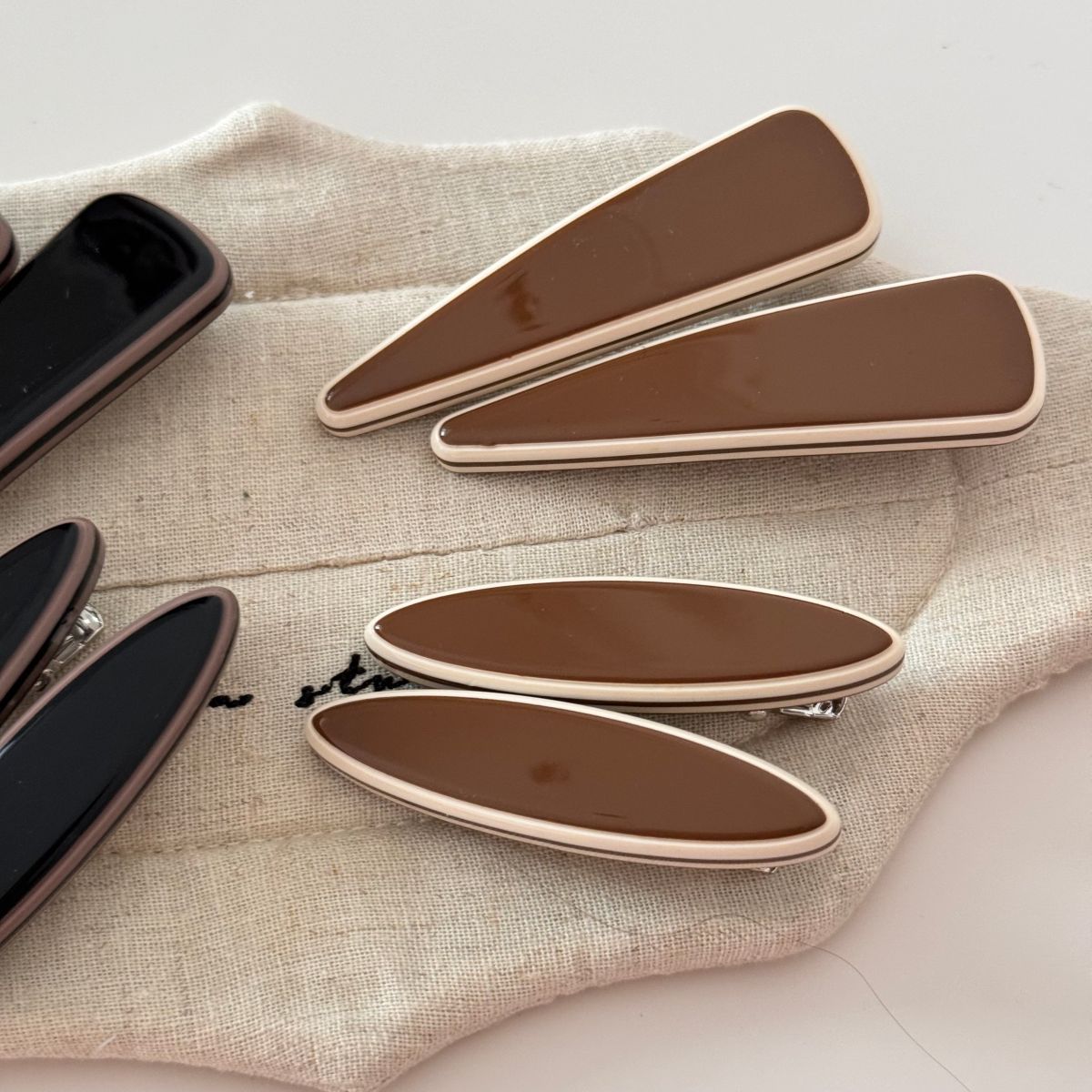 12g Weight Hair Clip Hair Accessories Type 1 Piece Quantity Alloy, Acetic acid sheets Material Triangle, Oval Pattern Women's Gender Coffee, Black Color Women's Side Hair Clip With Tassel Alloy Hair Clip Oval Duckbill Shape Hair Accessory Hair Clip 10