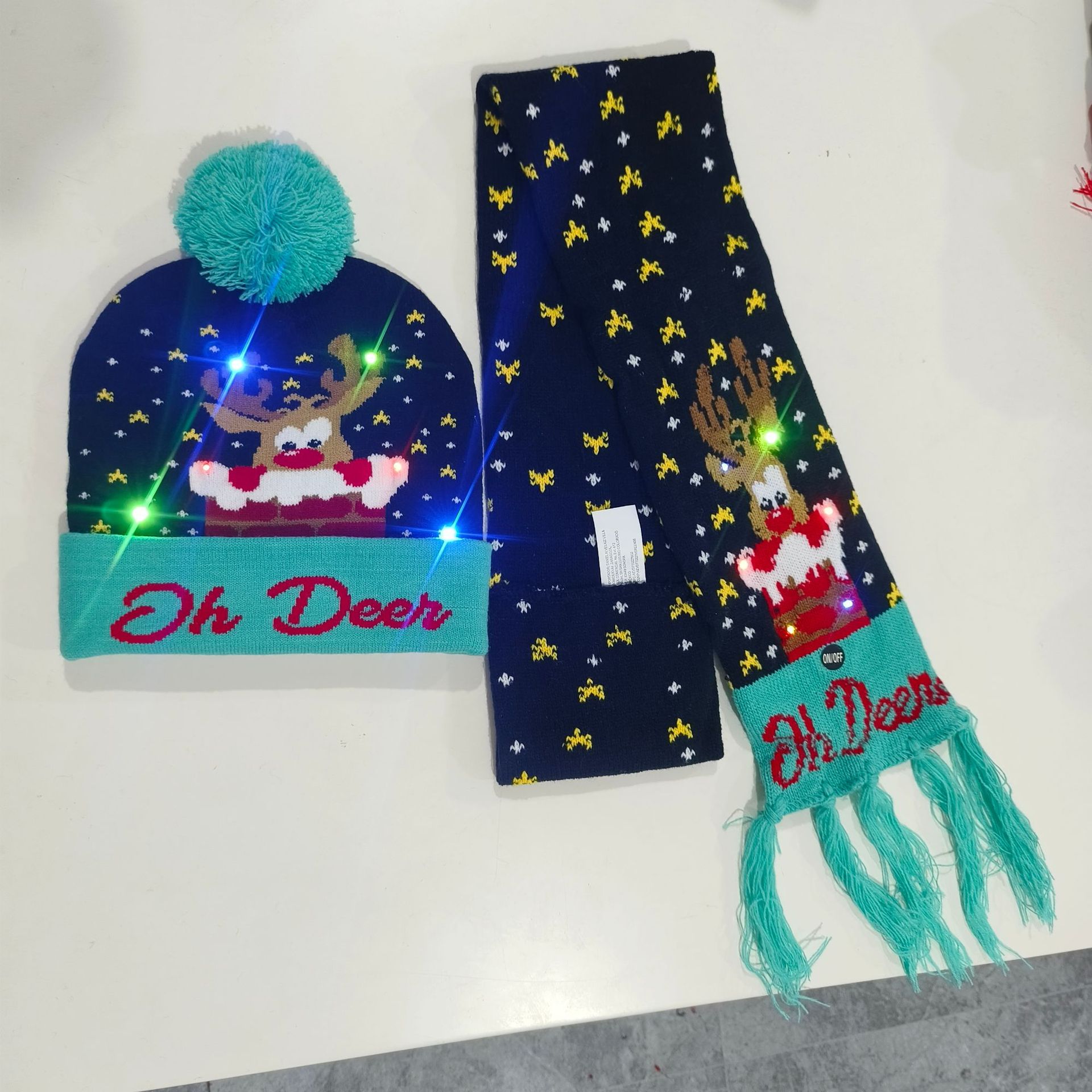 Spot árbol de Navidad sombrero bufanda con luz LED deslumbrante traje de dos piezas letras de punto animal jacquard fan bufanda