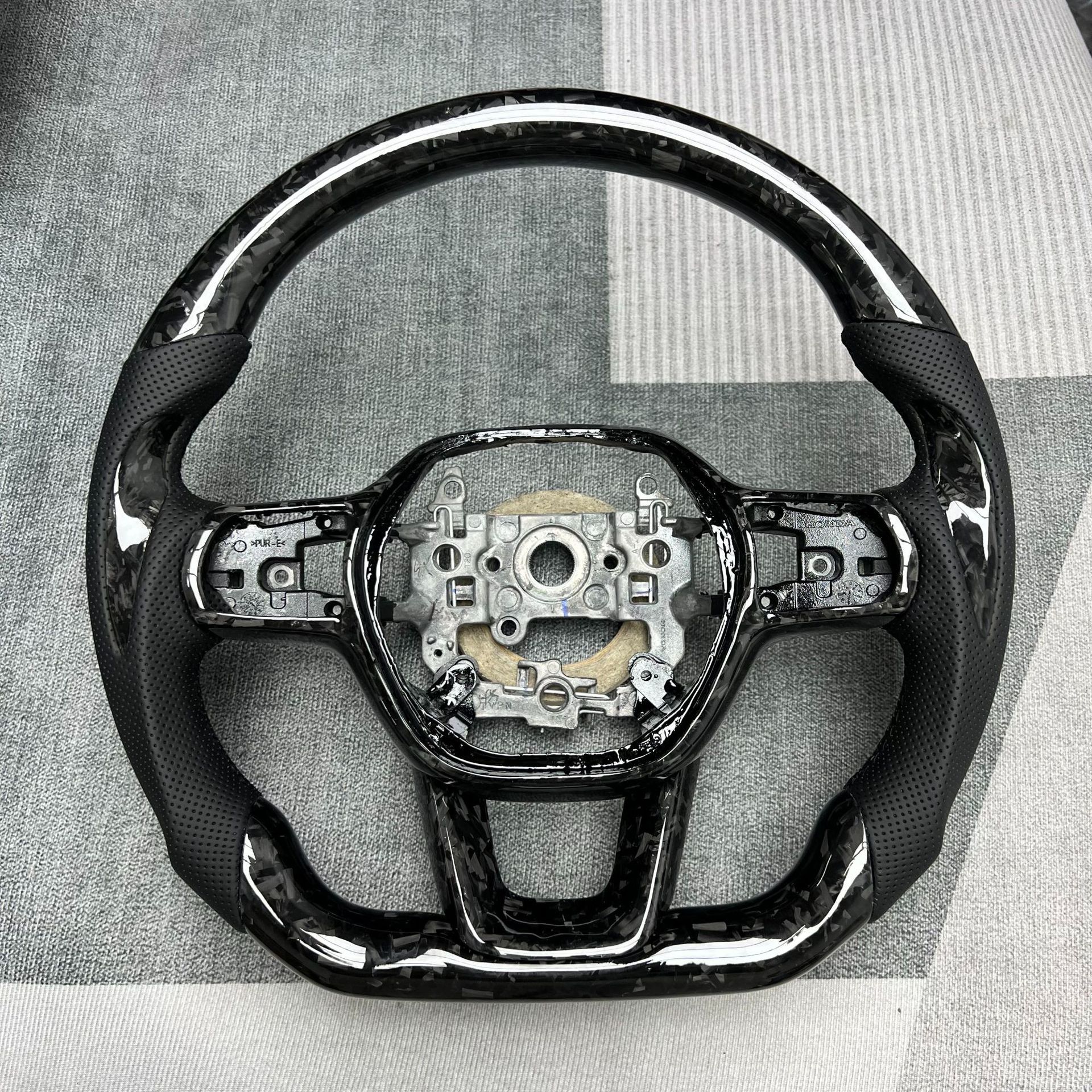 Carbon fiber steering wheel modification customization is suitable for Honda 11th generation Civic car interior steering wheel processing