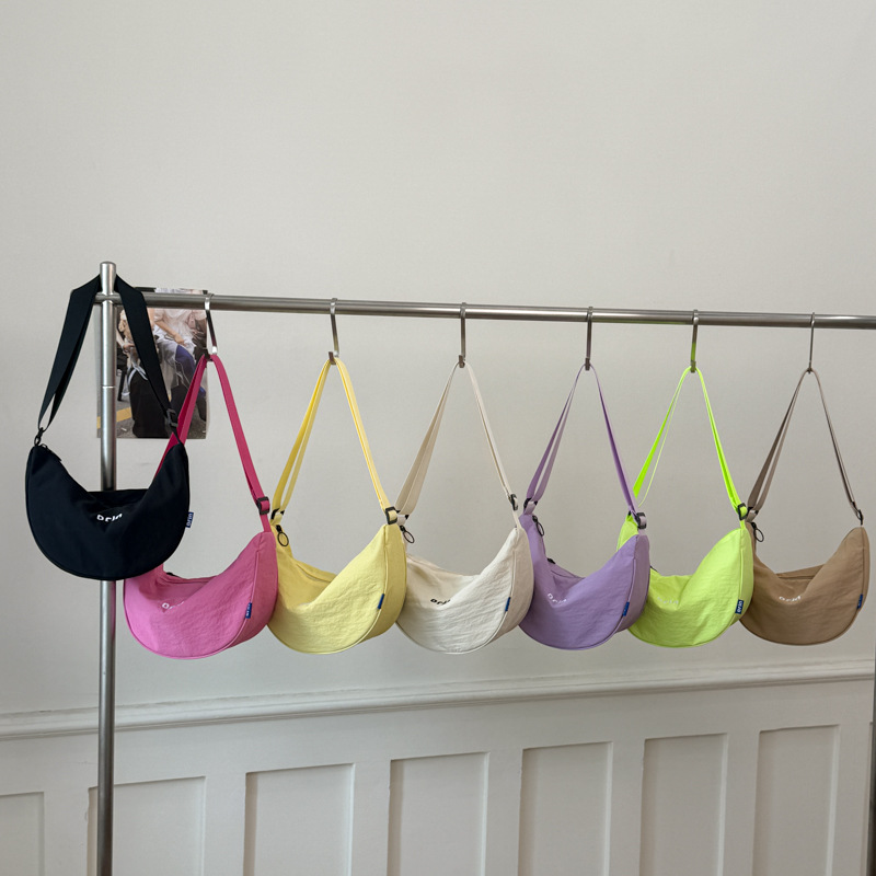 Bolsas de bolsillo coreanas de moda extranjera para niños y niñas, bolsas de bolsillo deportivas al aire libre de gran capacidad, bolsas de moda para niños.