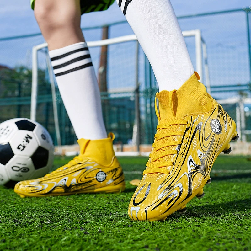 Трансграничная футбольная обувь большого размера помогает подросткам в тренировочной обуви для взрослых