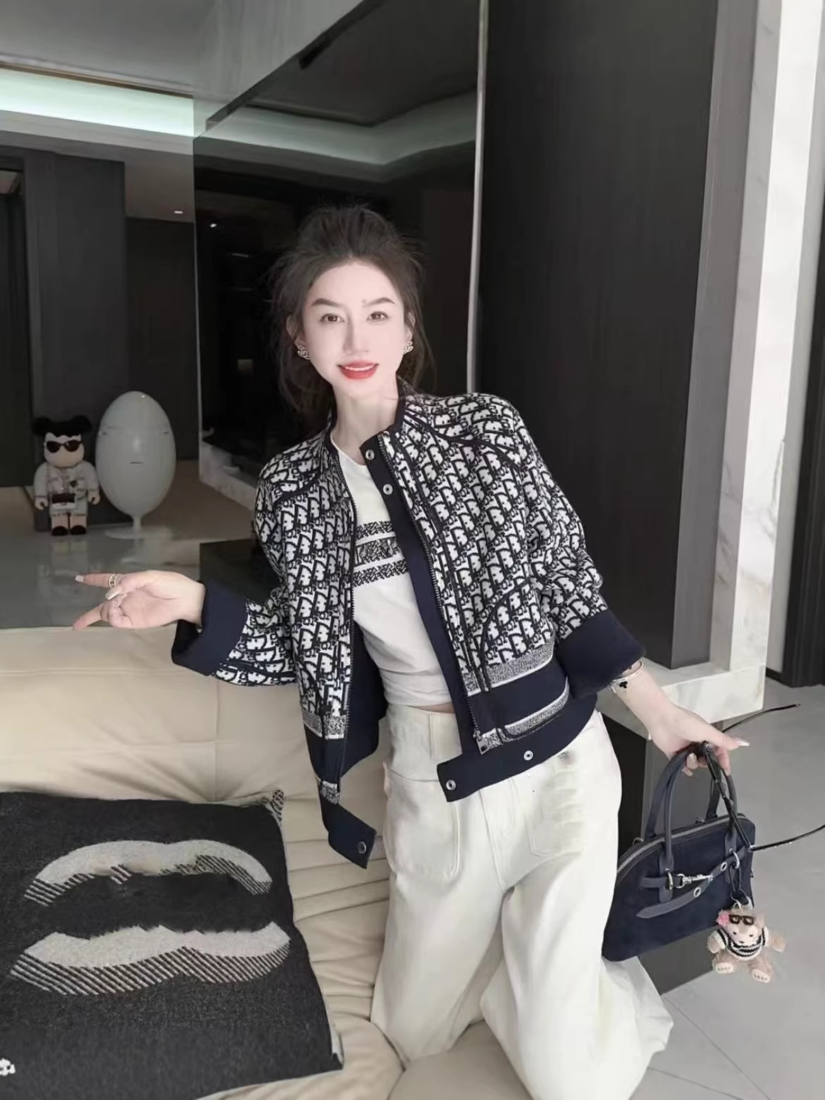 Demi-season elegant cardigan with zipper