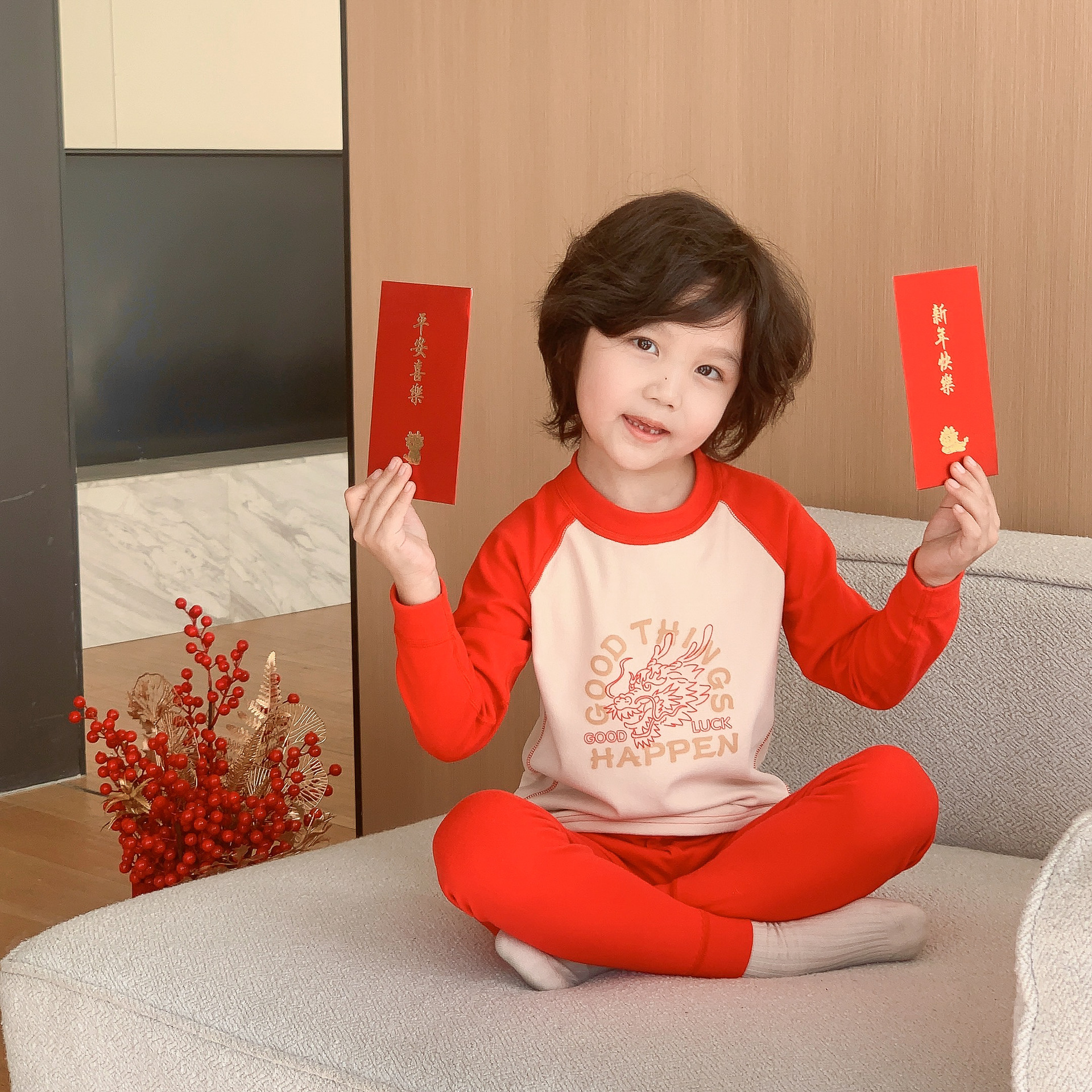 Año de nacimiento los niños terciopelo traje caliente del muchacho dragón rojo sin hueso ropa otoño pantalones largos Año Nuevo pijamas homewear