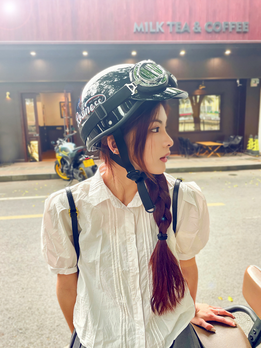 Suitable for 3C Certified Retro English Trendy Electric Vehicle Helmets for Men and Women, New Simple Half Helmets for Summer Protection