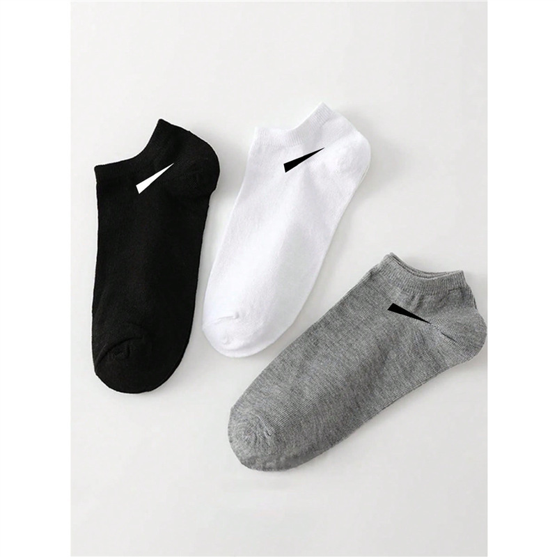 Nuevos productos transfronterizos para hombres calcetines de verano, calcetines de barco, calcetines negras, blancas, grises, planos, bajo, poco profundos, invisibles, calcetines de algodón delgados para hombres.