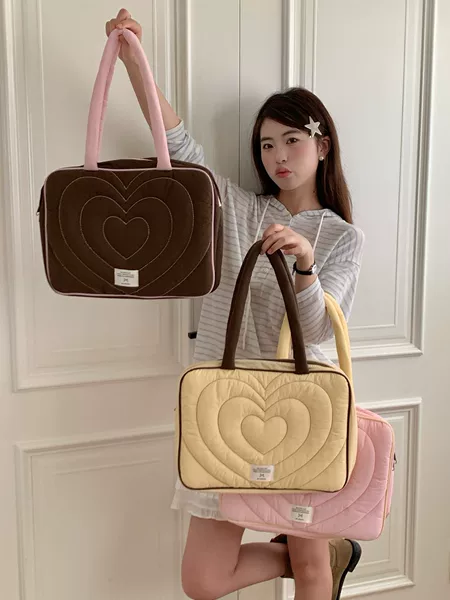 Korean quilted embroidered heart-shaped laptop shoulder bag suitable for MacBook, iPad 11-inch, 13-inch, 15-inch tablet bag