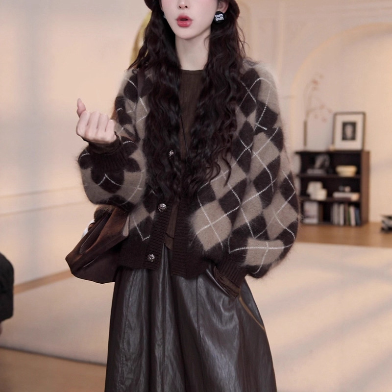 Lazy Style Loose Knit Sweater Jacket for Women, 2026 Autumn and Winter New Fashion Versatile Outfit with Leather Skirt for Casual Wear Lazy Style Loose Knit Sweater Jacket for Women, 2026 Autumn and Winter New Fashion Versatile Outfit with Leather Skirt for Casual Wear