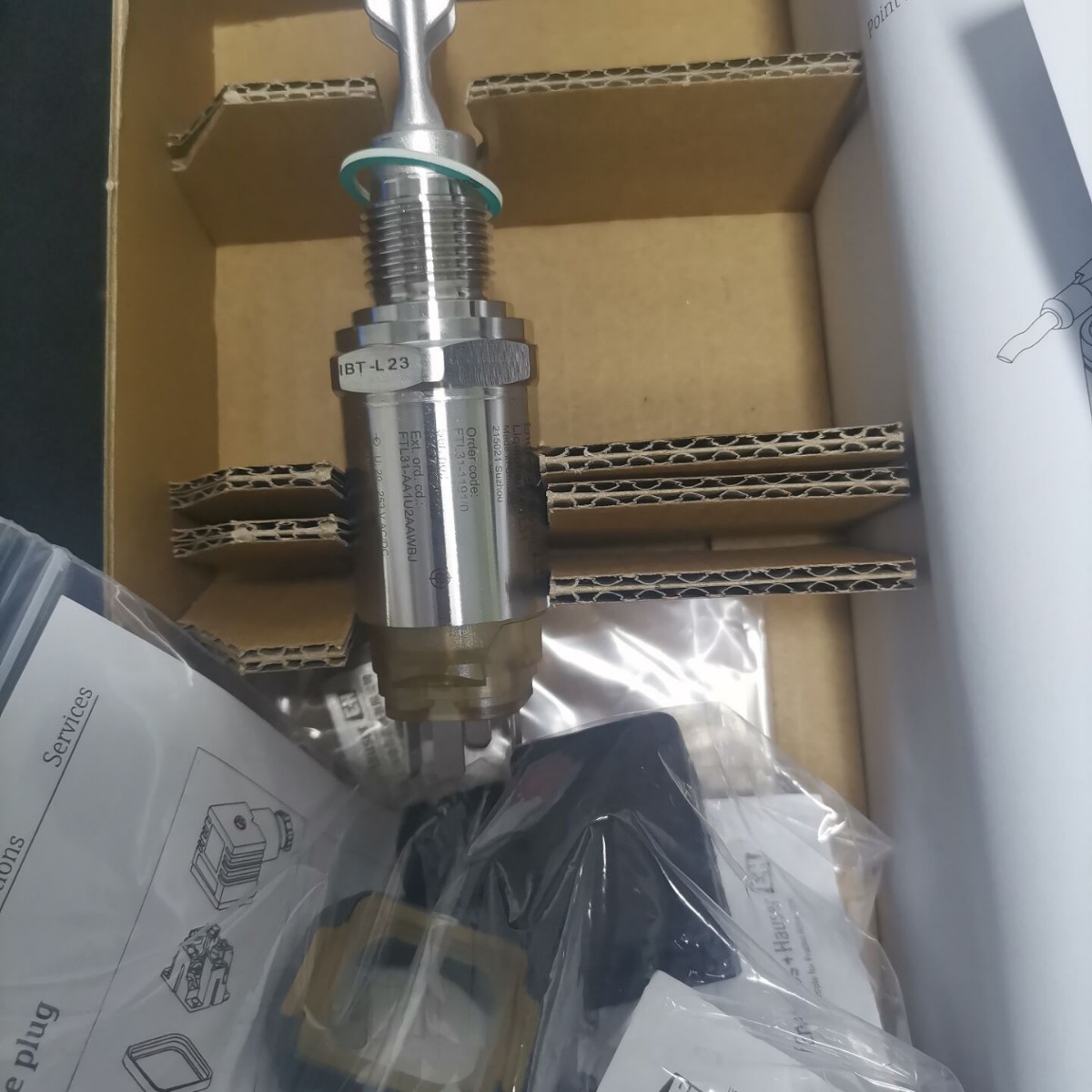 FTL31-AA1U2AAWBJ E+H 音叉开关 液位开关 FTL31-1191/0 限位开关