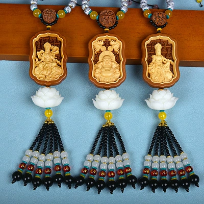 Car hanging the Eight Guardians for Safe Entry