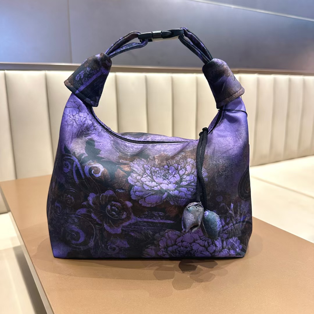 보라색 공기는 동쪽에서 온다