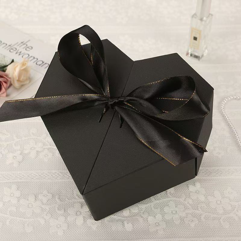 520 Caja de regalo en forma de corazón Caja de regalo de día de San Valentín Caja de regalo de boda Caja de regalo de cosméticos Caja de regalo de Qixia