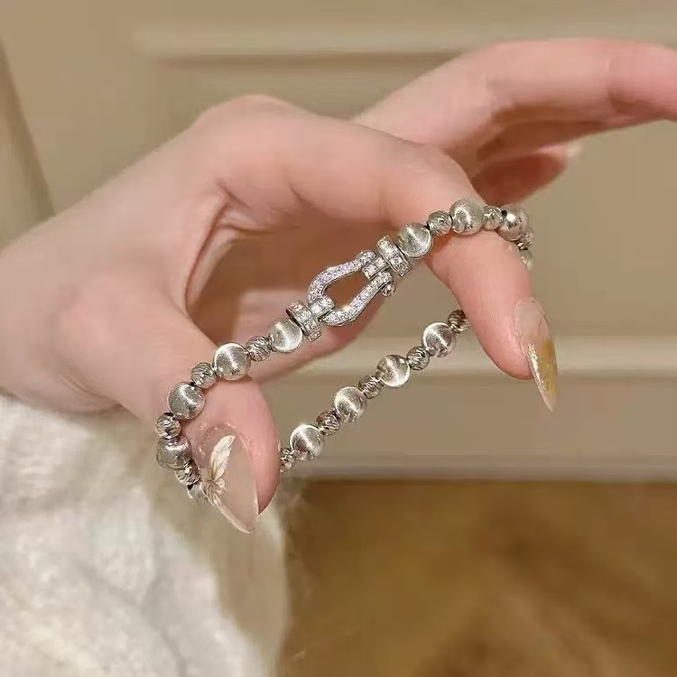 2025 ホットスタイルスーパーフラッシュジルコンブレスレット女性の絶妙なニッチハイエンドブレスレットシンプルで多用途のハンドジュエリー卸売|undefined