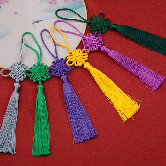 in stock direct selling six plates of Chinese knots tassel wear tassel finished product gift box lantern clothing festive pendant Chinese knots