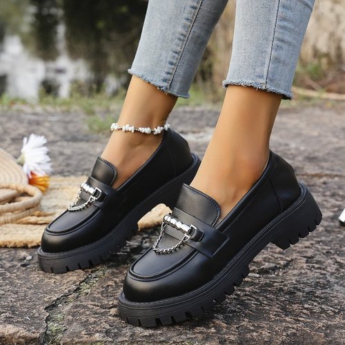Black Loafers for Women 2025 Thick Sole Chain Single Shoes with Elegant British Style Small Leather Shoes