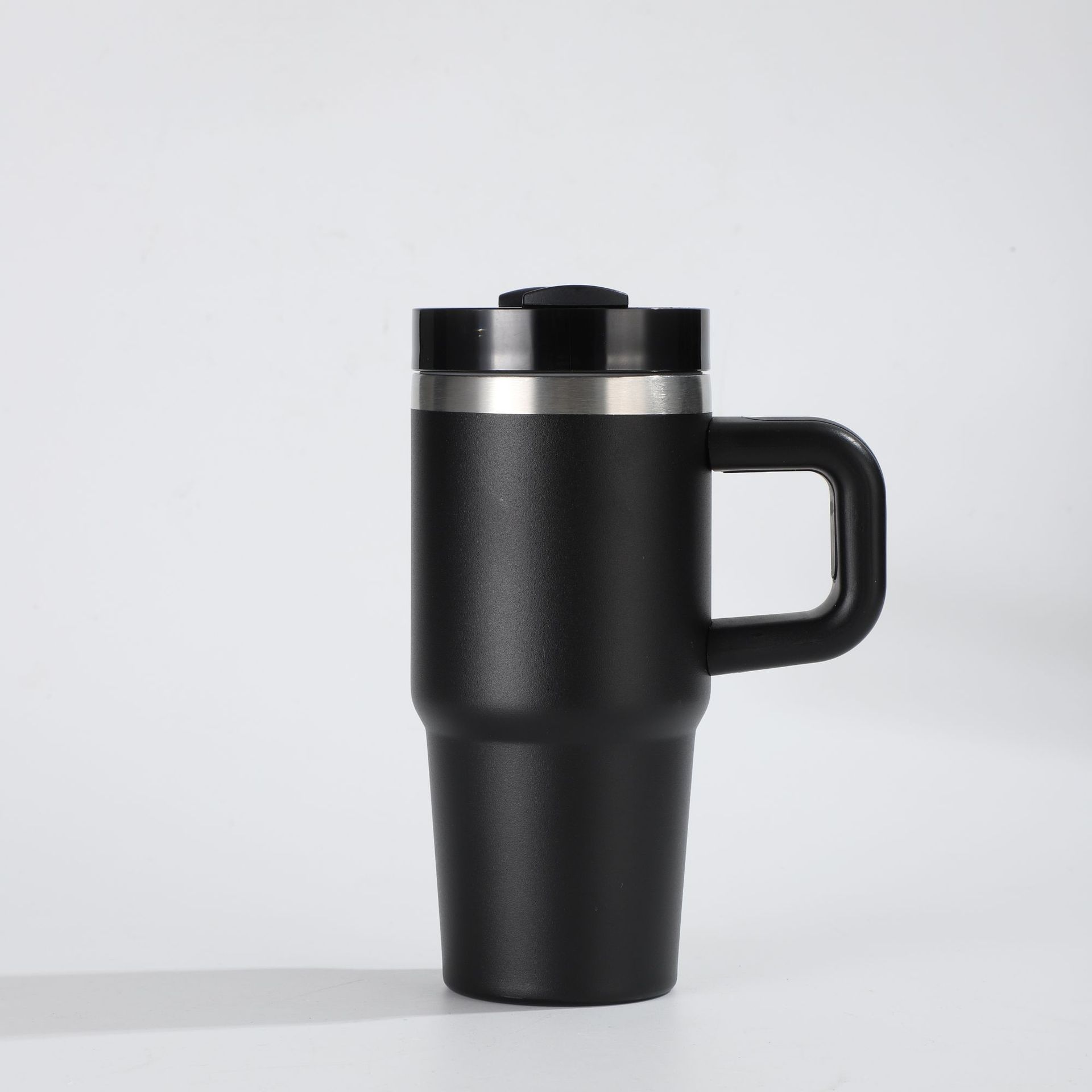 Isolierter Edelstahl Becher Fürs Auto Mit Henkel Und Strohhalm_voghion.com
