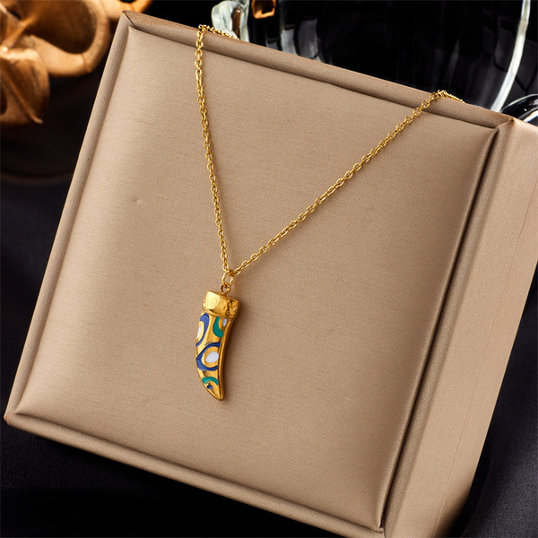 Small design retro pendant with tassels stainless steel pearl