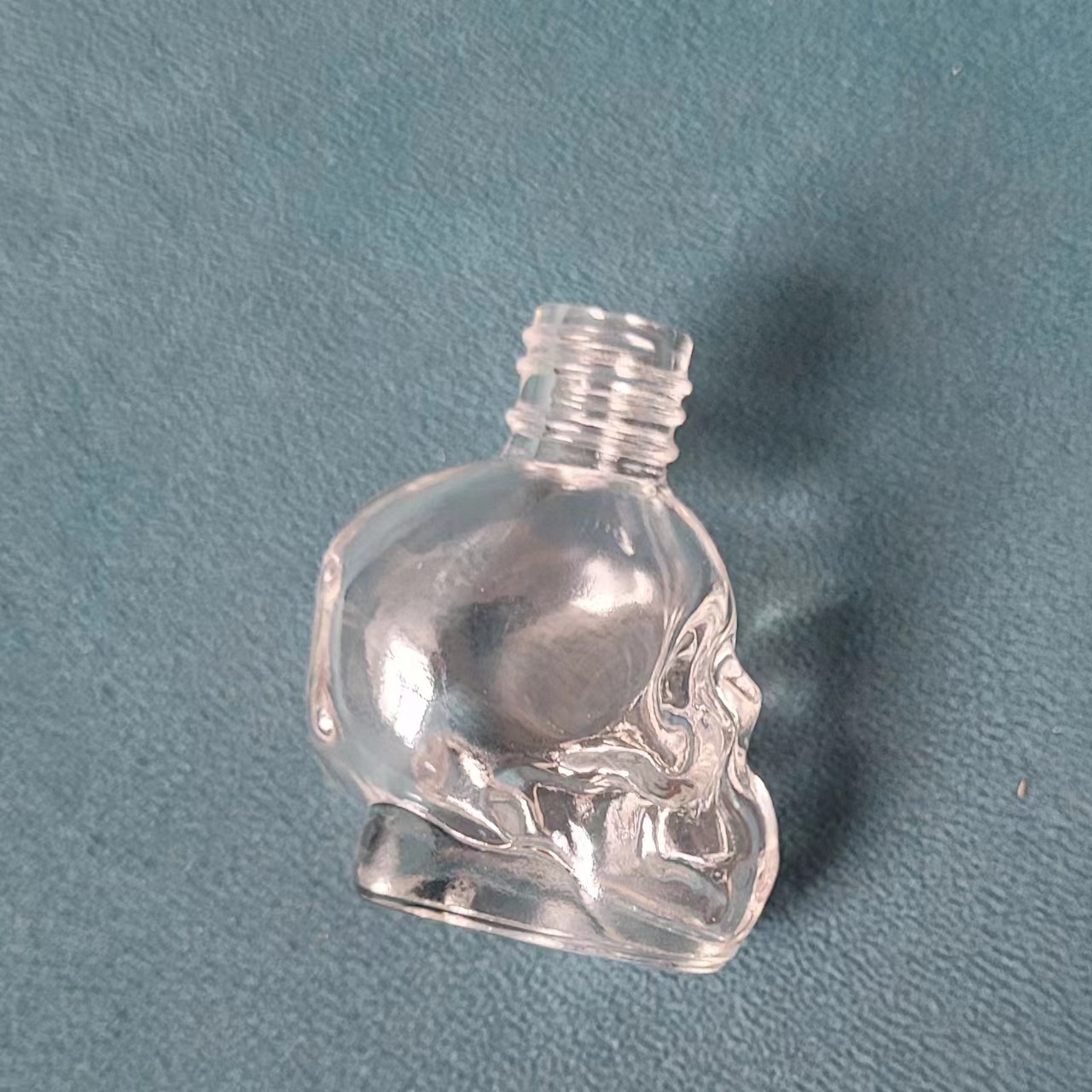 Botella de esmalte de uñas de dos cabezas Botella de pegamento para colorear productos para el cuidado de la piel Botella de maquillaje de subempaque Botella de brillo de labios portátil líquido de diferentes propiedades