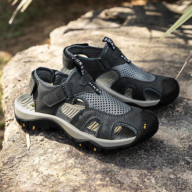 Sandálias de hombre zapatillas de cuero 2026 primavera y verano nuevo nicho de comercio exterior transfronterizo lujoso Baotou muelle transfronterizo