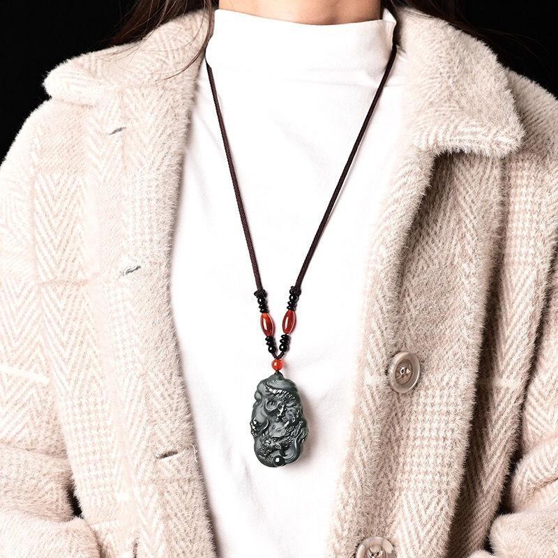 Pendant jade, carved necklace