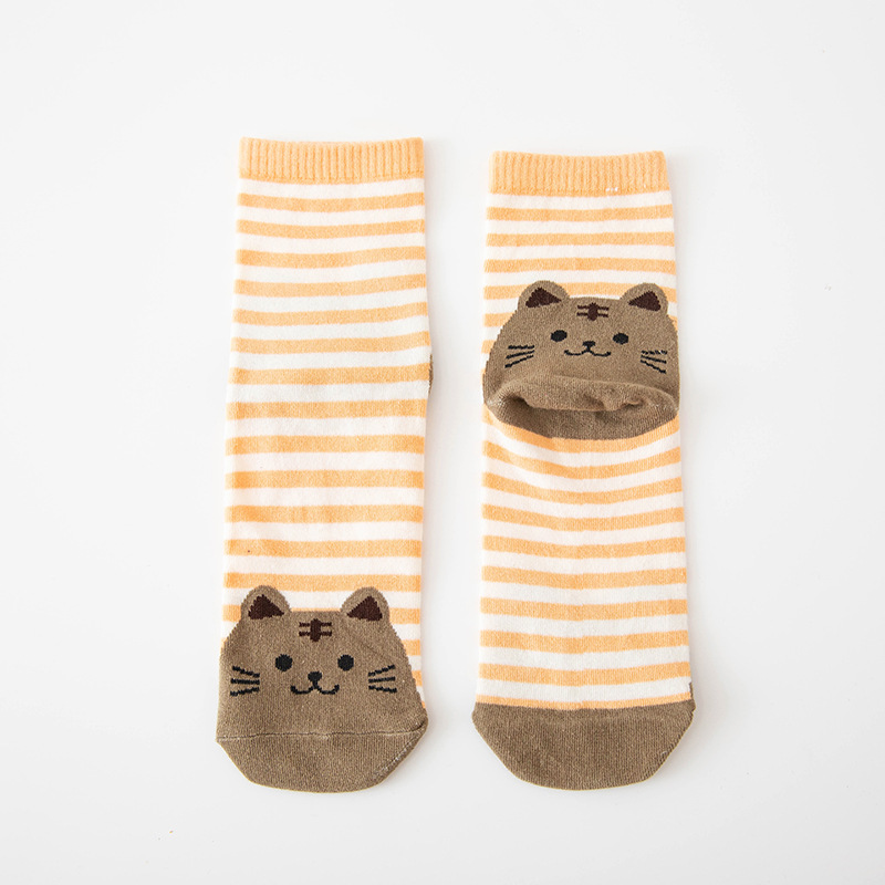 Calcetines lindos calcetines de las mujeres de otoño e invierno de las mujeres calcetines calientes una variedad de calcetines de longitud media de la pantorrilla de rayas animales opcionales