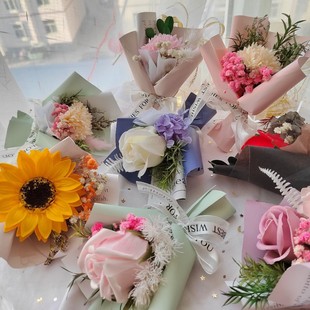 Car perfume mini dried flower bouquet car interior accessories aromatherapy car air conditioning outlet light fragrance decoration gift